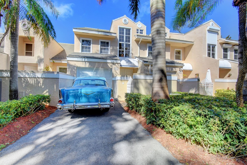 229 N Lakeshore Dr, Hypoluxo, FL 33462 - photo 1