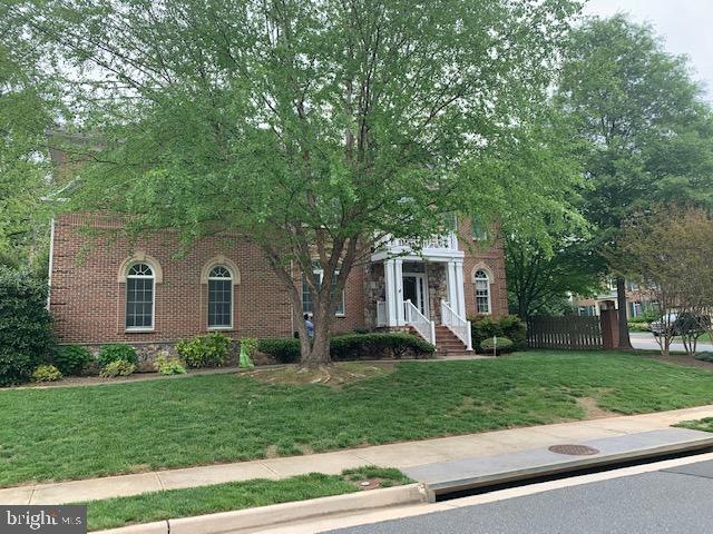 8120 Sandburg Hill Ct, Dunn Loring, VA 22027 - photo 1