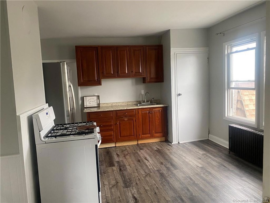 9 Olive St unit 2nd Floor, Bridgeport, CT 06605 - photo 1