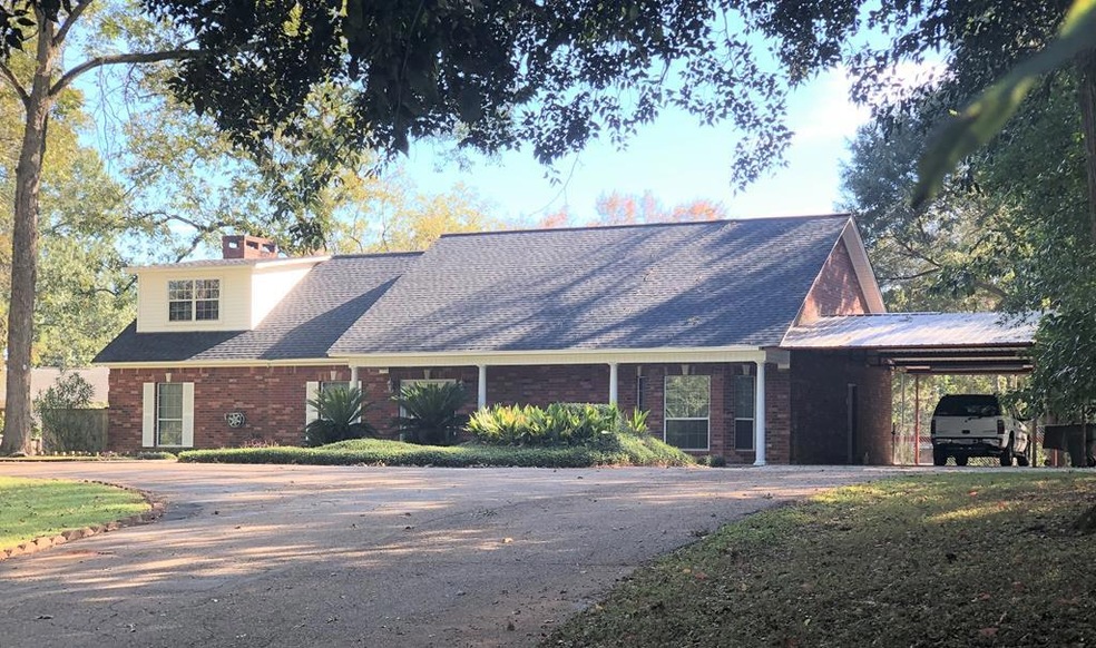 523 E Parker Rd, Nacogdoches, TX 75965 - photo 1