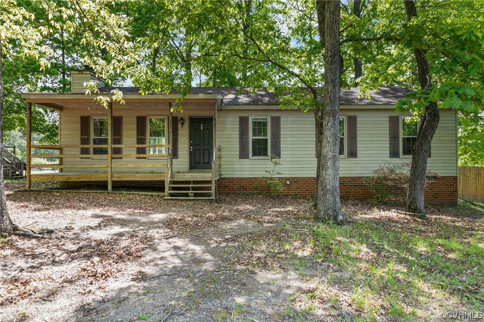 6943 Mason Run Dr, North Chesterfield, VA 23234 - photo 1