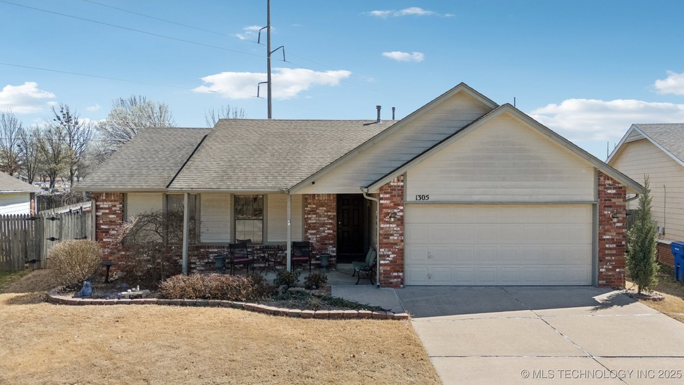 1305 W El Paso St, Broken Arrow, OK 74012 - photo 1