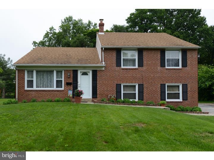 225 Canterbury Dr, Wallingford, PA 19086 - photo 1