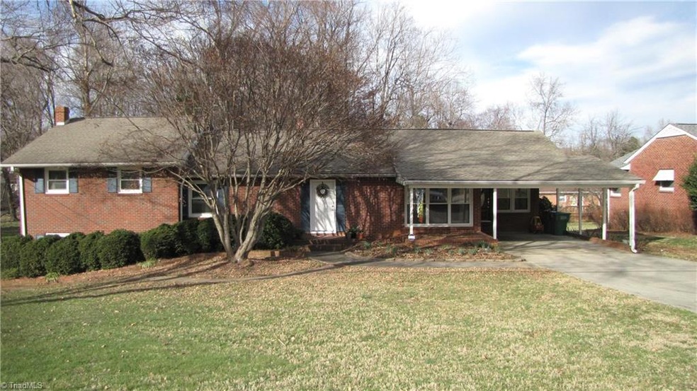 915 E Fairfield Rd, High Point, NC 27263 - photo 1