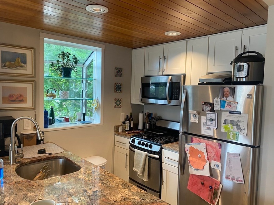 18 Upland Rd unit 6, Cambridge, MA 02140 - photo 1