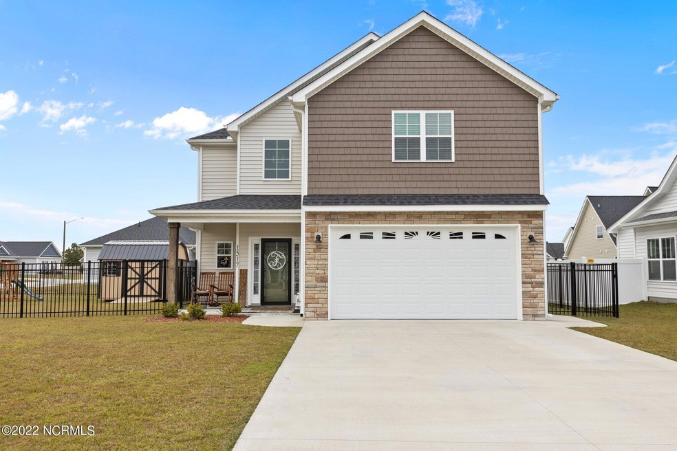 1517 Penncross Dr, Greenville, NC 27834 - photo 1