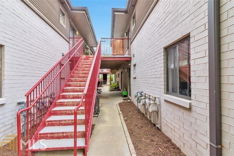Exterior entry condo at Candler Walk.  Main level 