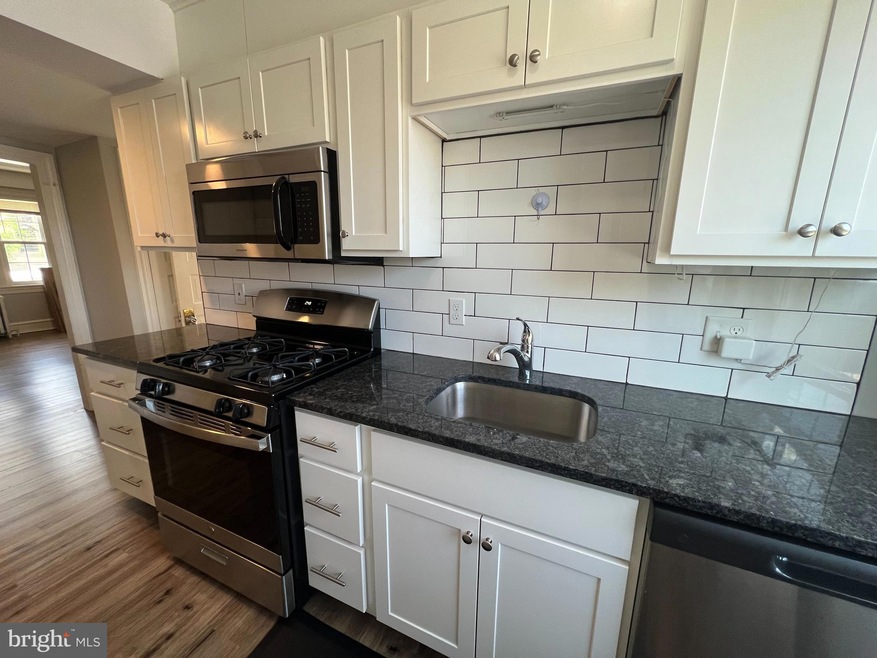 111 S Wayne Ave unit 2ND FLOOR, Wayne, PA 19087 - photo 1