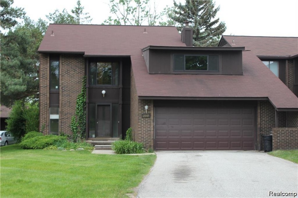 2069 Bordeaux St, West Bloomfield, MI 48323 - photo 1