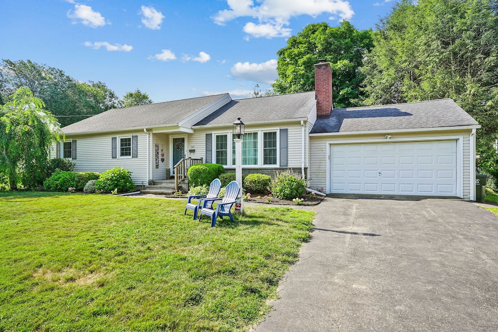 123 Inwood Rd, Trumbull, CT 06611 - photo 1