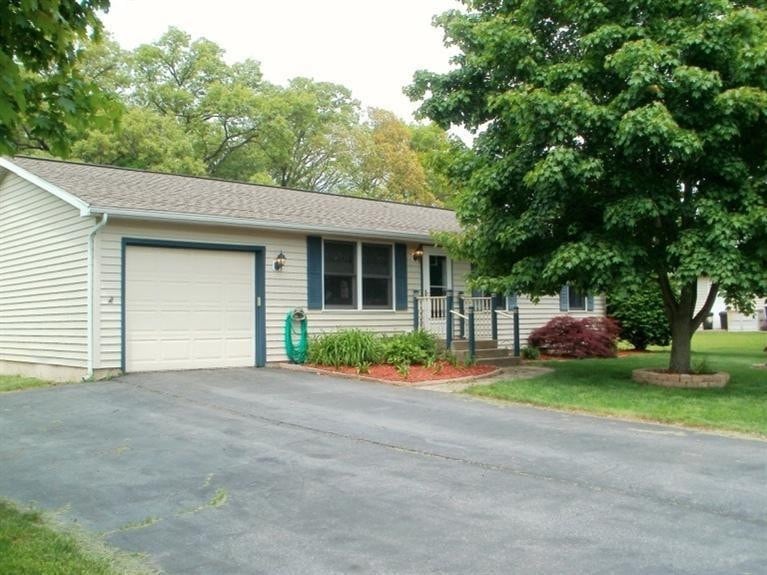 4115 W Erin Dr, La Porte, IN 46350 - photo 1