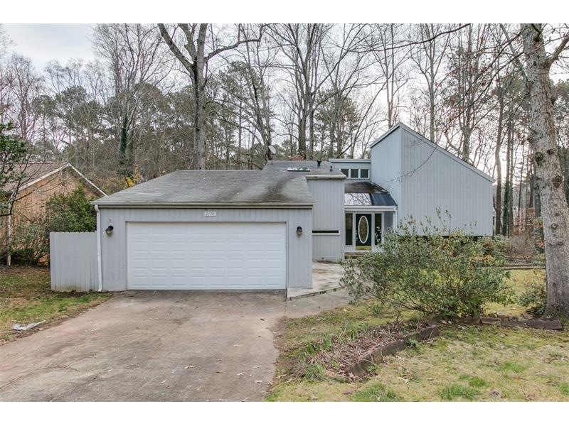 Beautiful split level in sought-after Pope school 