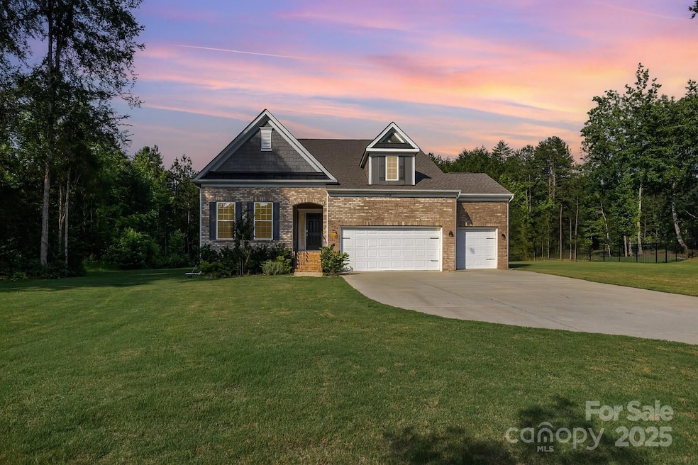 For Sale $689,900 • Co-Listing Agent