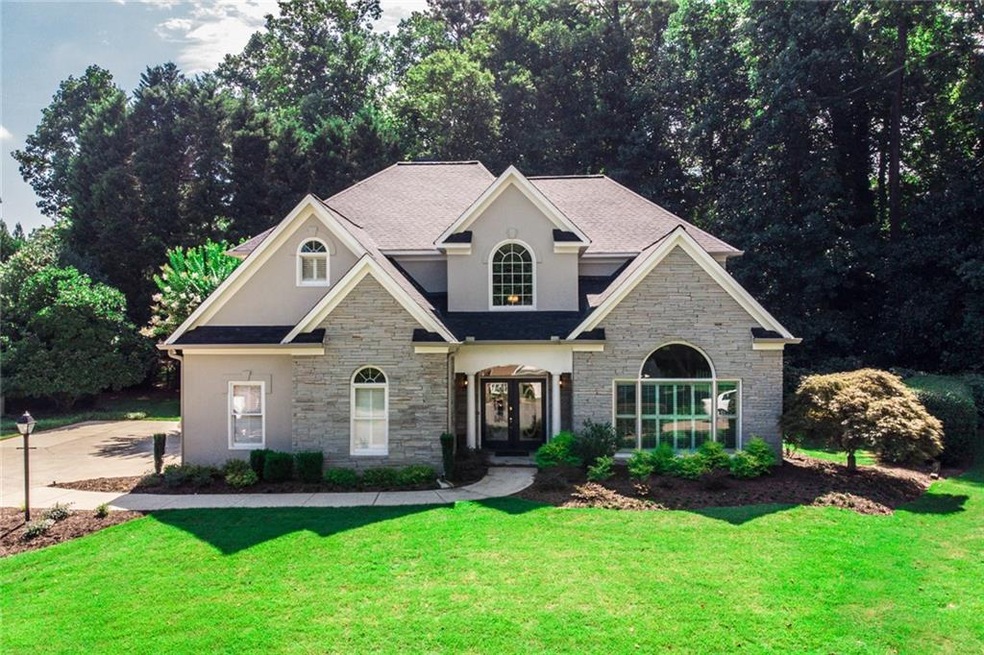 Wonderful cul-de-sac home in Elan subdivision.