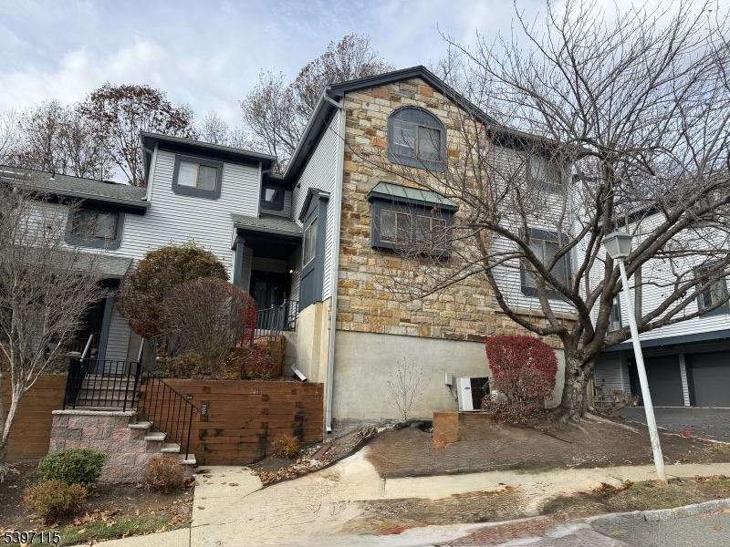 39 Overlook Dr, Hackettstown, NJ 07840 - photo 1