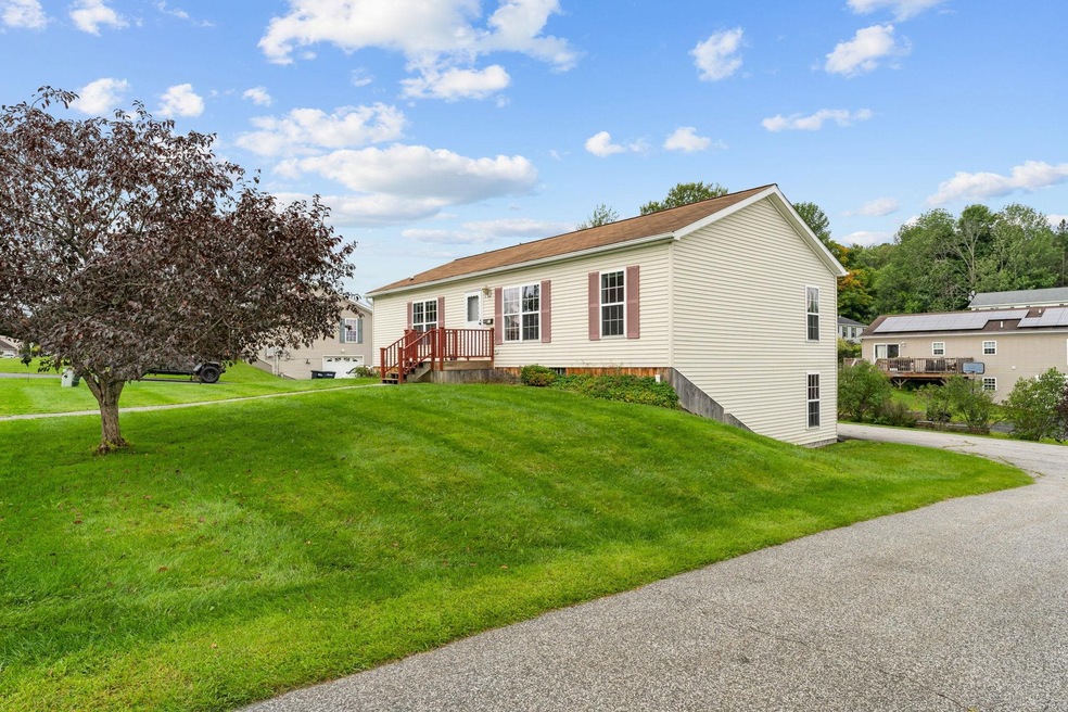 81 Country Way, Barre, VT 05641 - photo 1