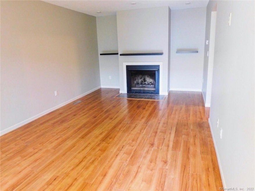 600 Cypress Rd unit 600, Newington, CT 06111 - photo 1