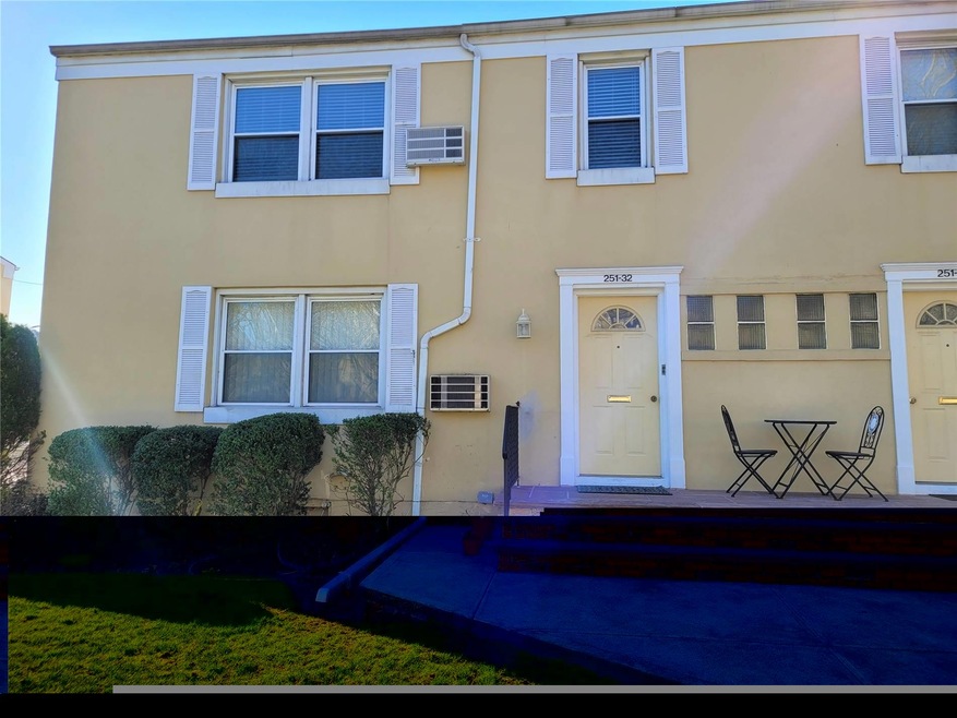 251-32 71st Rd unit 19B, Jamaica, NY 11426 - photo 1