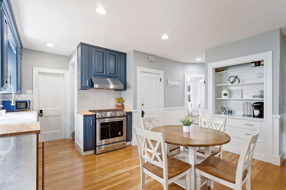 35 Richardson St unit 1, Wakefield, MA 01880 - photo 1