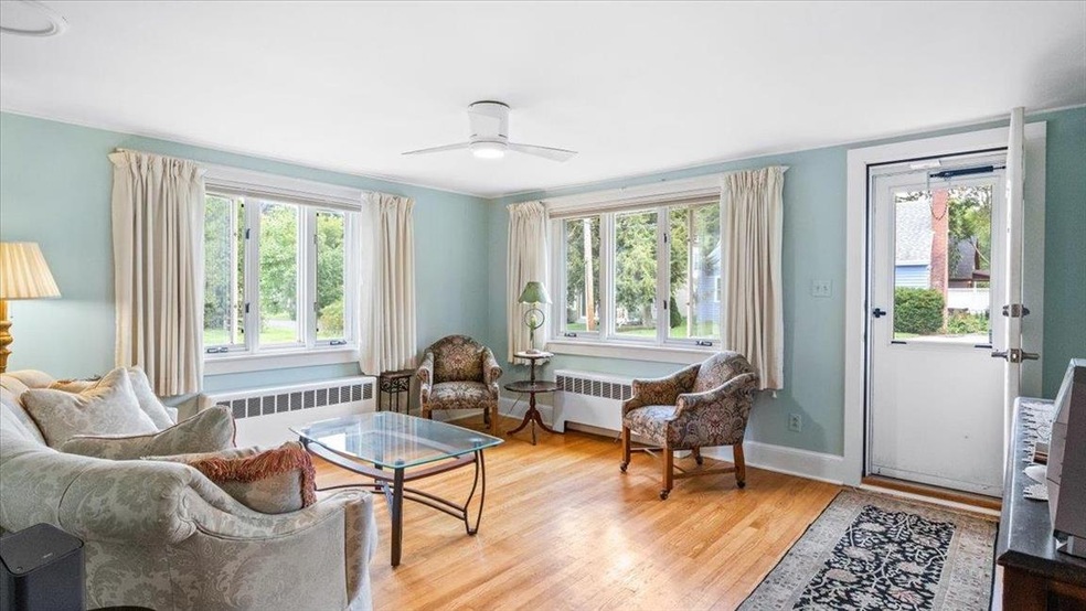 3 Waverly St, Essex Junction, VT 05452 - photo 1