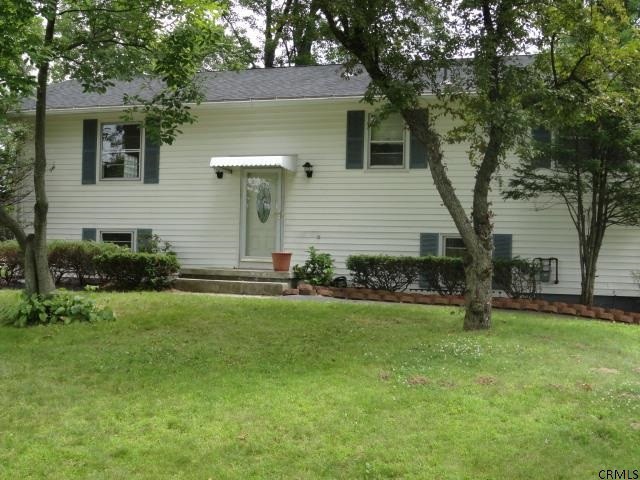 980 Douglas Ct, Schenectady, NY 12309 - photo 1