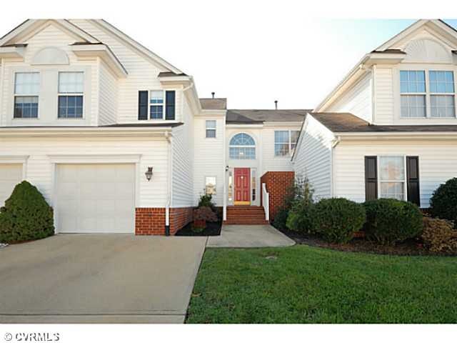 Exterior Front - Beautifully Maintained Townhouse 