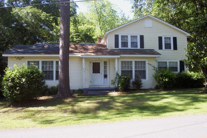 516 Peachtree St E, Douglas, GA 31533 - photo 1