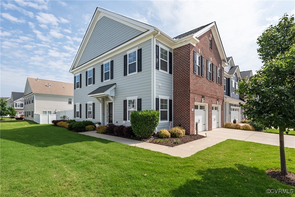Semi-Detached End Unit Townhouse