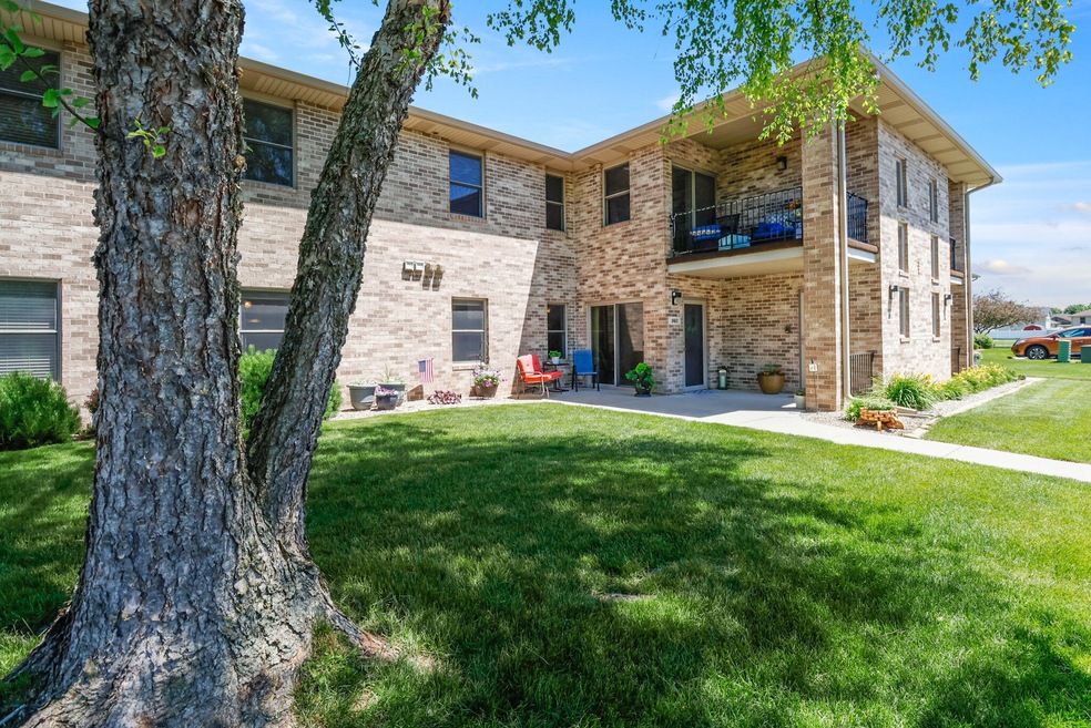 960 Birch Dr, Crown Point, IN 46307 - photo 1