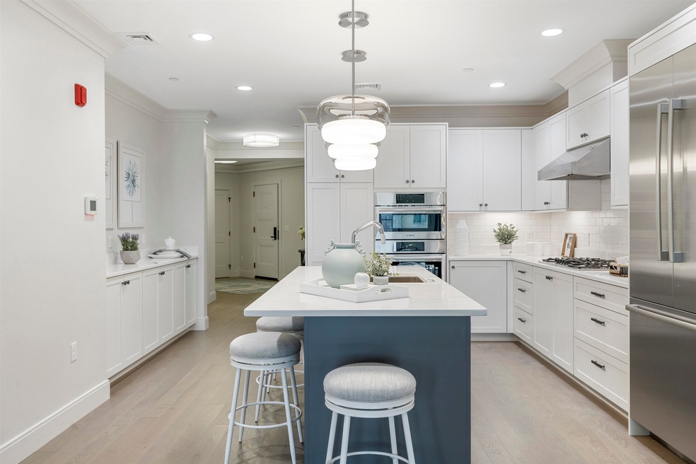 The Club at Meadowbrook unit V103, Salem, NH 03079 - photo 1