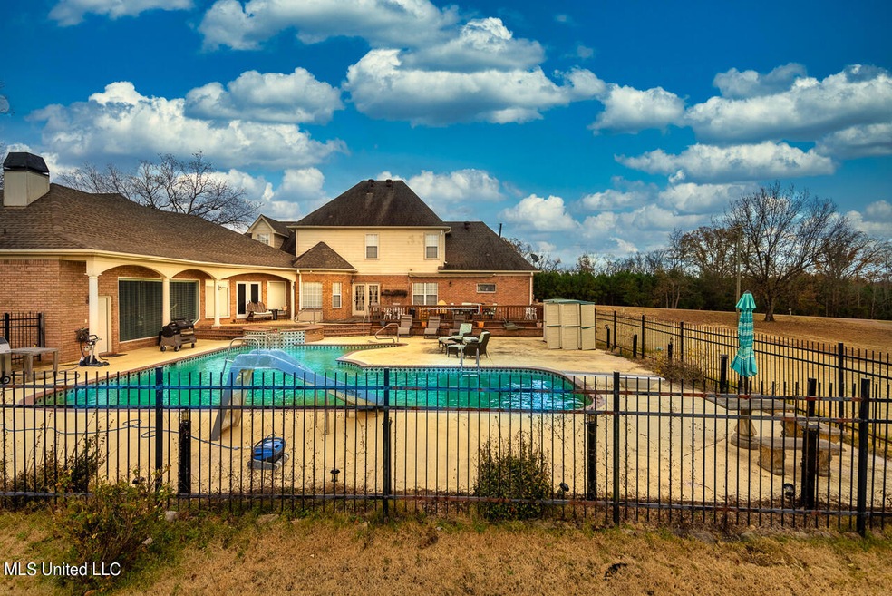 4445 Robertson Gin Rd, Hernando, MS 38632 - photo 1