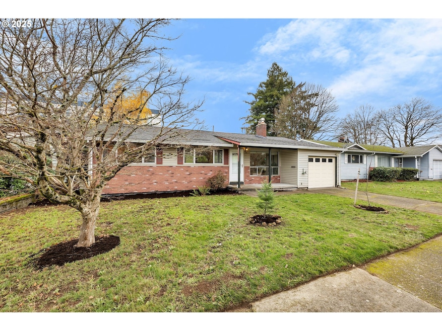 10416 NE Davis St, Portland, OR 97220 - photo 1