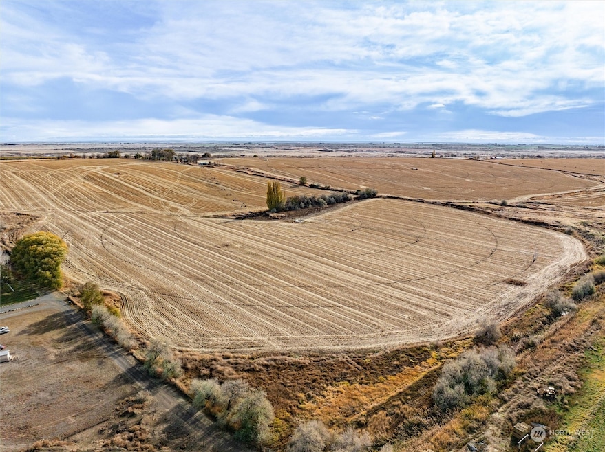 0 Nka Hawk 1 Ln unit NWM2312273, Connell, WA 99326 - photo 1