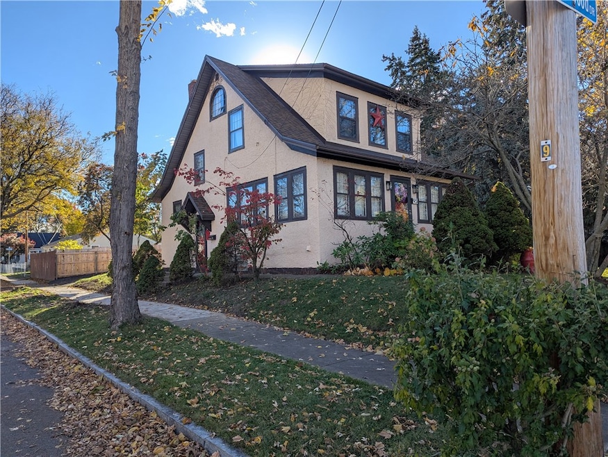 95 Fieldwood Dr, Rochester, NY 14609 - photo 1