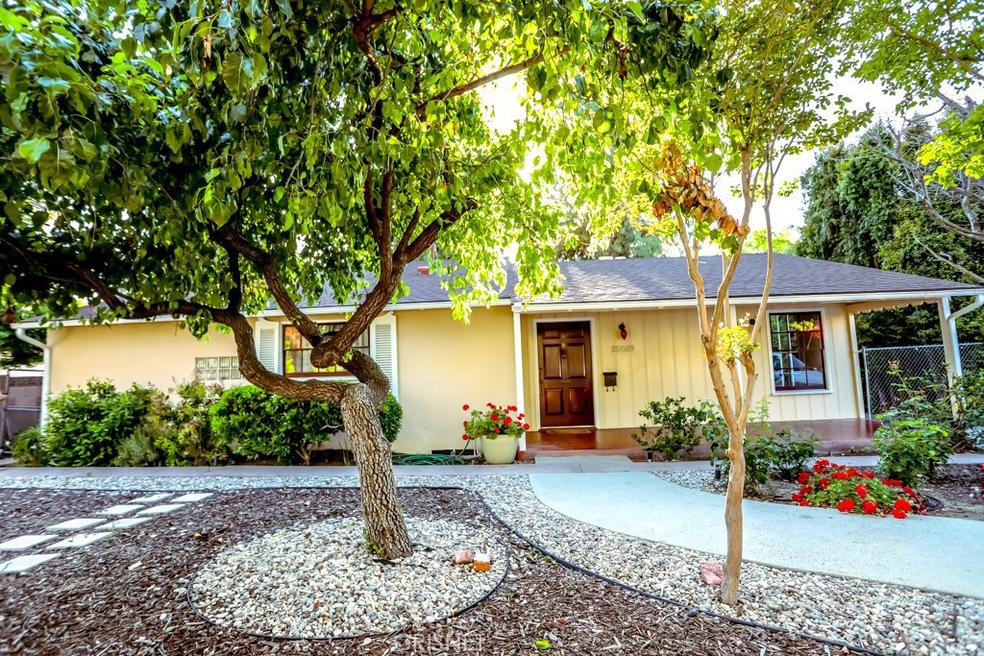 5009 Alhama Dr, Woodland Hills, CA 91364 - photo 1