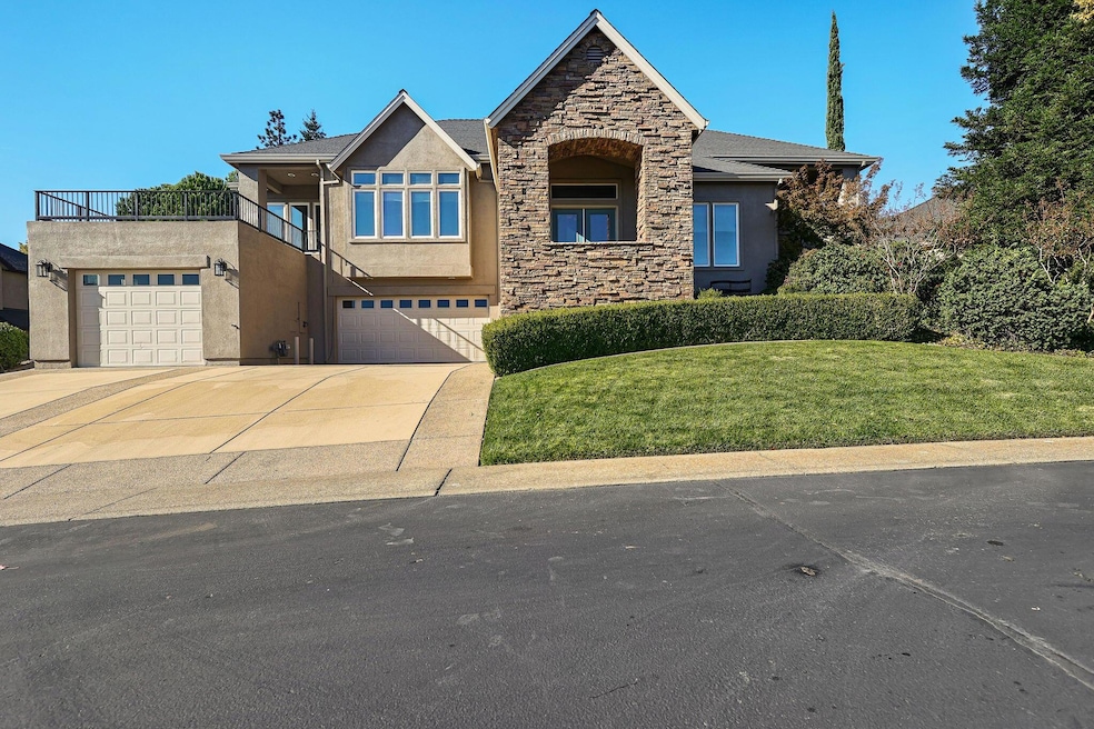 1054 Bianca Walk, Redding, CA 96001 - photo 1