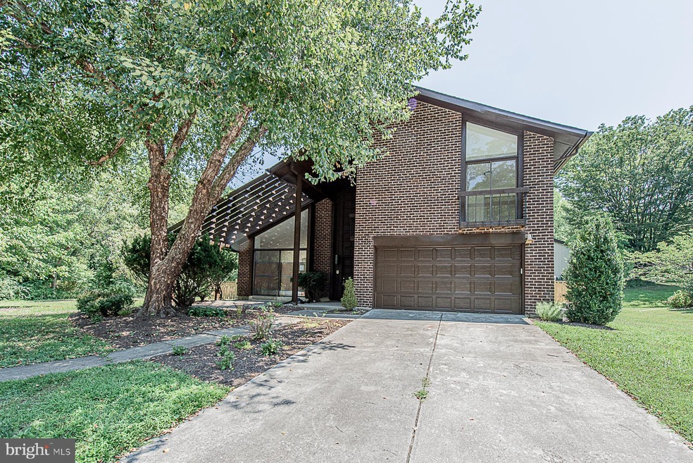 5301 Lightning View Rd, Columbia, MD 21045 - photo 1