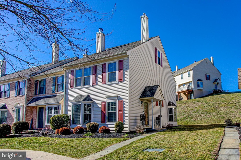 211 Oaktree Ct, Pottstown, PA 19464 - photo 1