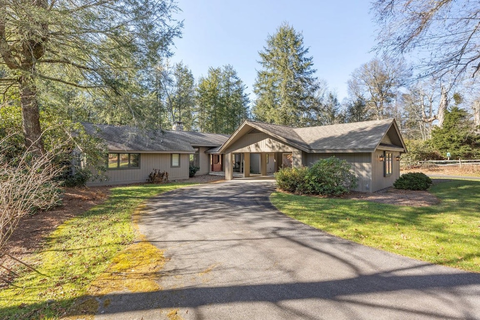 Under Contract $2,400,000 • Co-Listing Agent