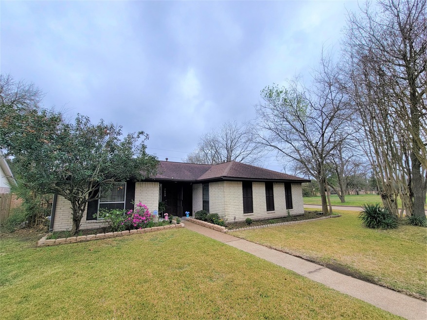7859 Shady Arbor Ln, Houston, TX 77040 - photo 1
