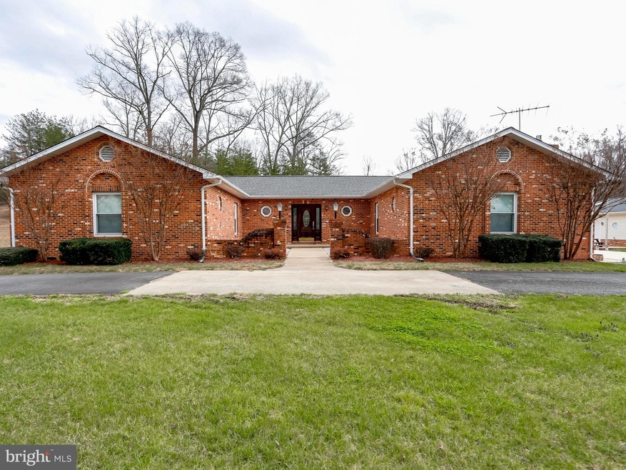 14741 Independent Ln, Manassas, VA 20112 - photo 1