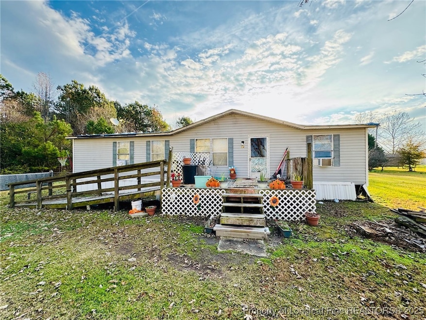 64 Outfield Dr, Bladenboro, NC 28320 - photo 1