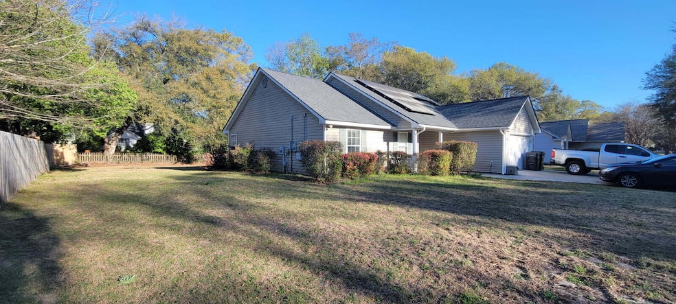 14 Marquis Way front photo