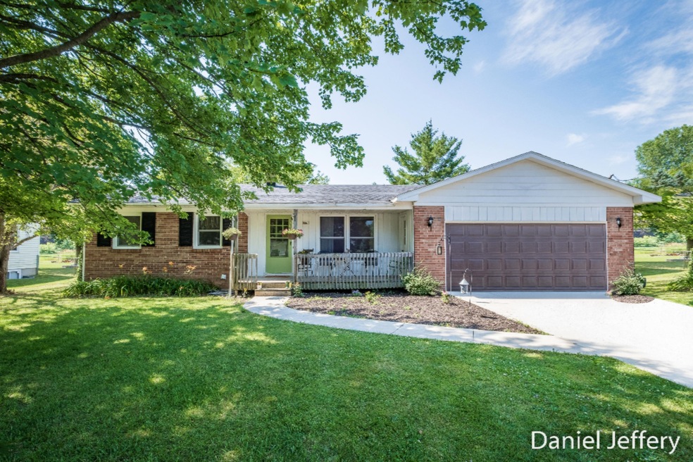 1116 Janice St, Wayland, MI 49348 - photo 1