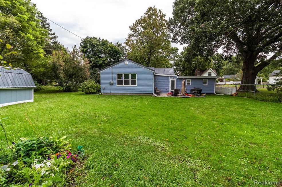 905 Adams St, Lapeer, MI 48446 - photo 1