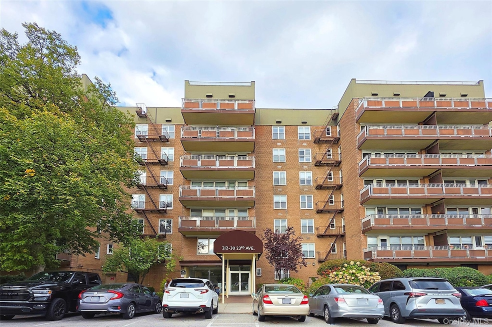 Bay Terrace Cooperative Section XII, Inc. unit 1H, Bayside, NY 11360 - photo 1