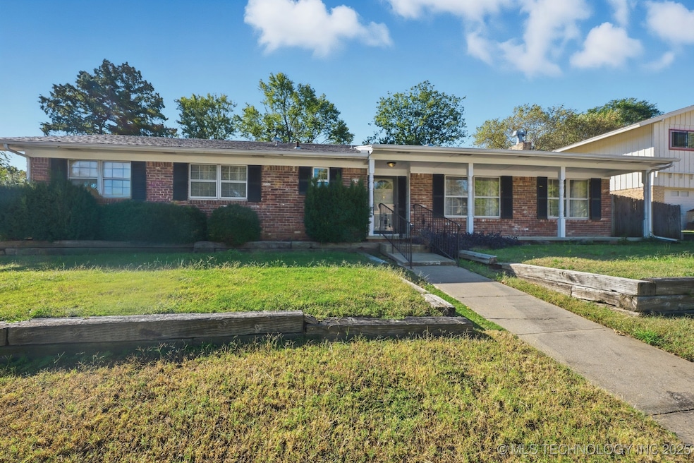 5728 E 62nd St, Tulsa, OK 74136 - photo 1