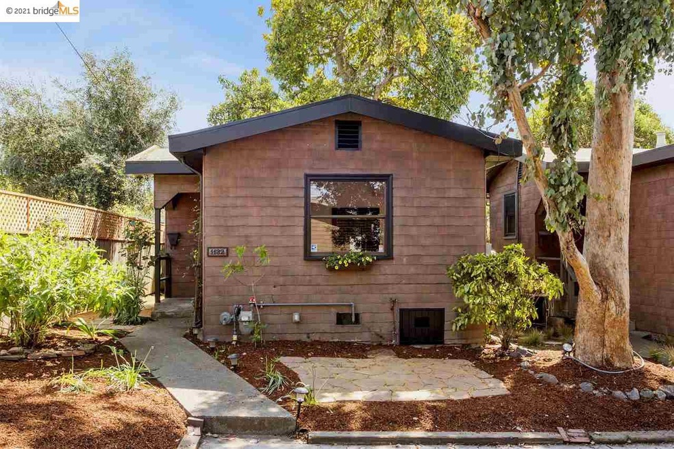 1132 Derby St, Berkeley, CA 94702 - photo 1