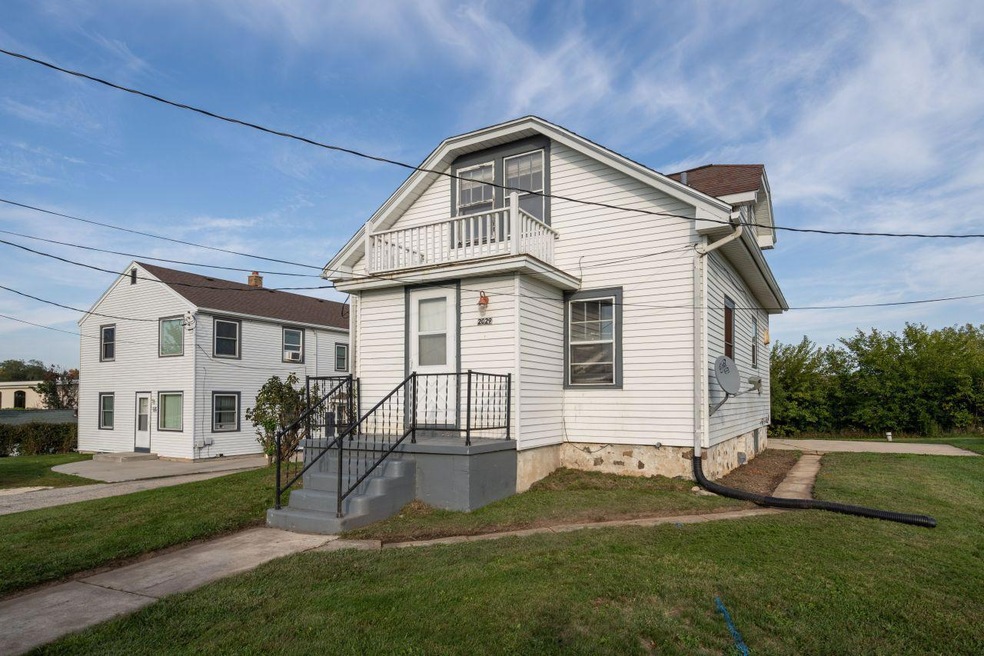 Duplex & SF on One Lot!!