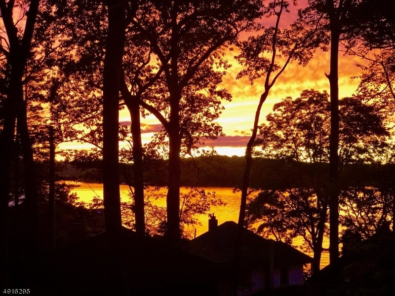 136 Mcgregor Ave, Mount Arlington, NJ 07856 - photo 1